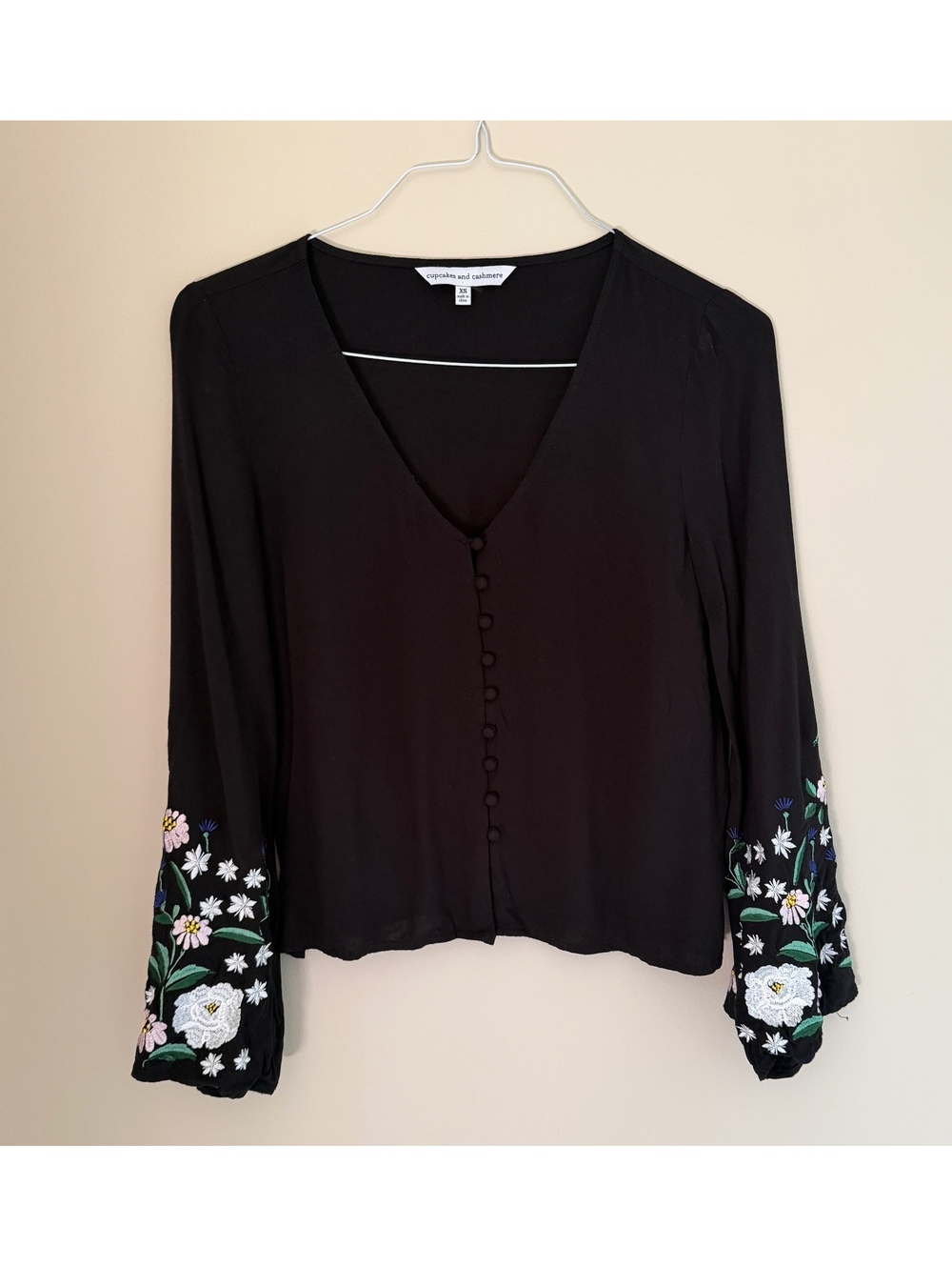 XS embroidered Cupcakes & Cashmere top
